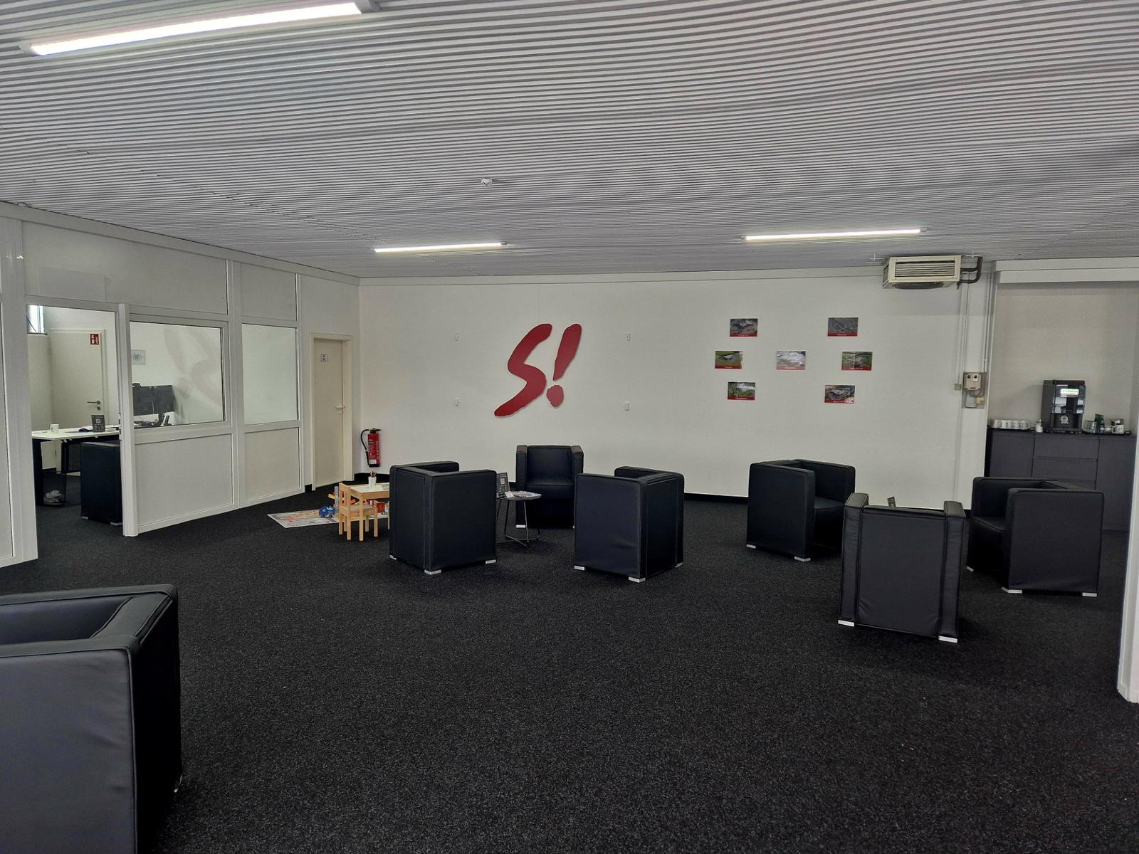 showroom-image-bottom