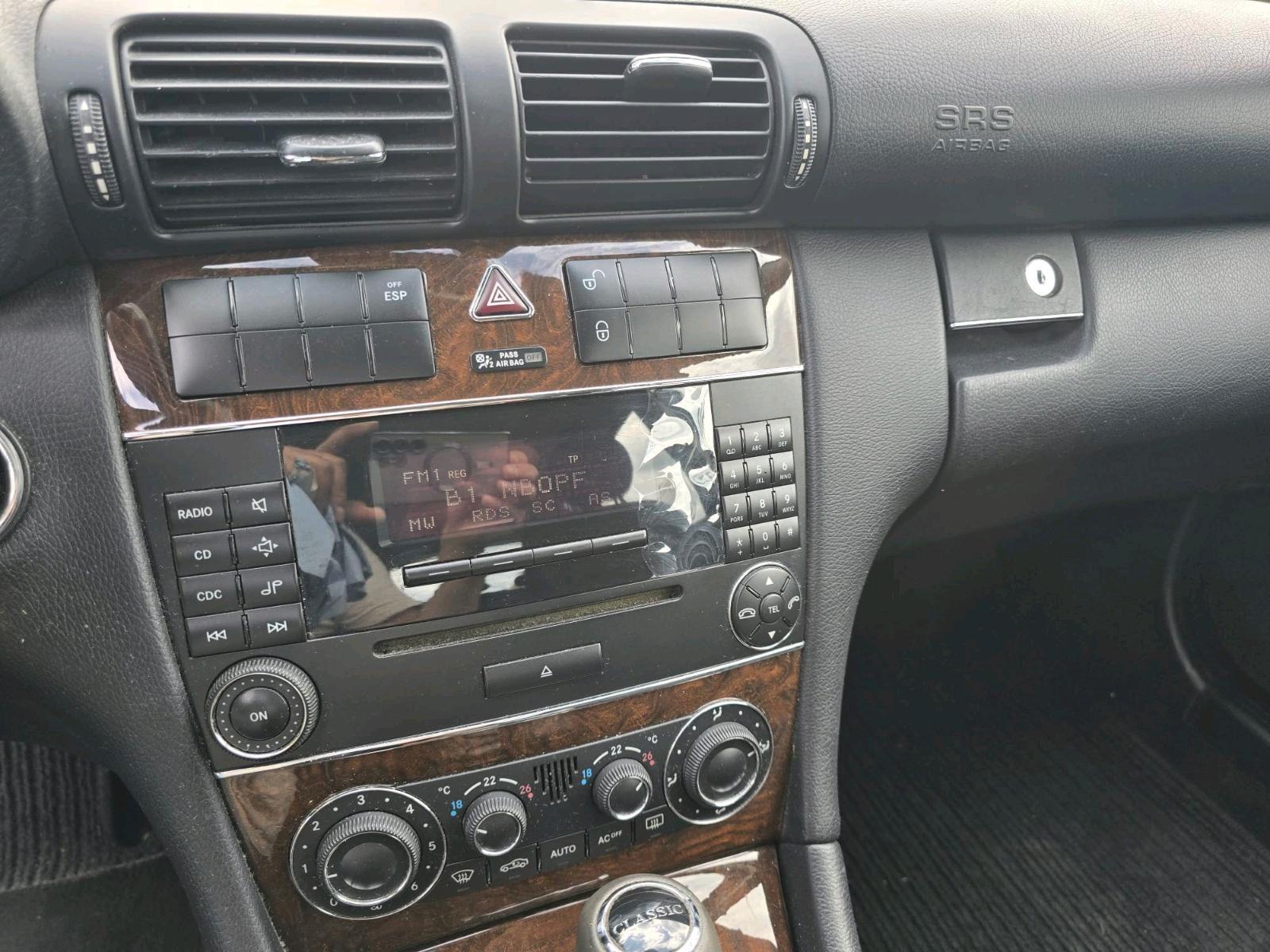 Mercedes-Benz  2004 — photo 8