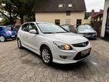 Hyundai i30 1.4 Benzin Edition.Tempomat+Klima+Teilleder. - Hyundai i30 Gebrauchtwagen in Bremen