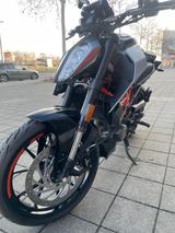 KTM 125 DUKE incl.kurzer Kennzeichenträger - KTM Motorräder in Leipzig