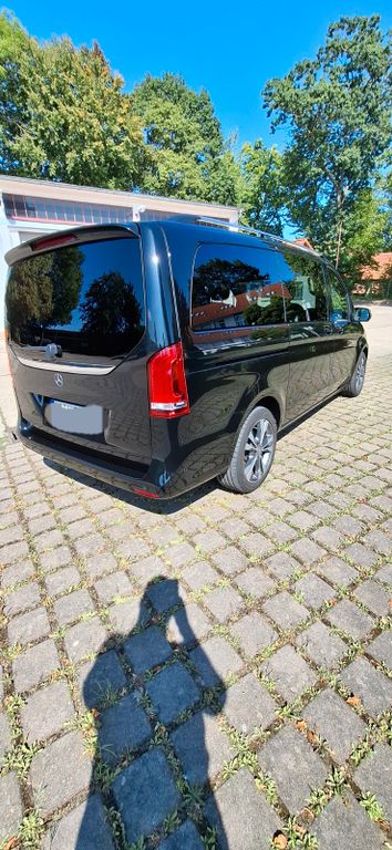 Image of Mercedes-Benz V 220