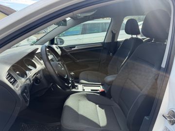 Volkswagen Golf - 12