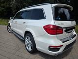 Mercedes-Benz GL 500  - Mercedes-Benz GL 500 mit Benzin-Antrieb