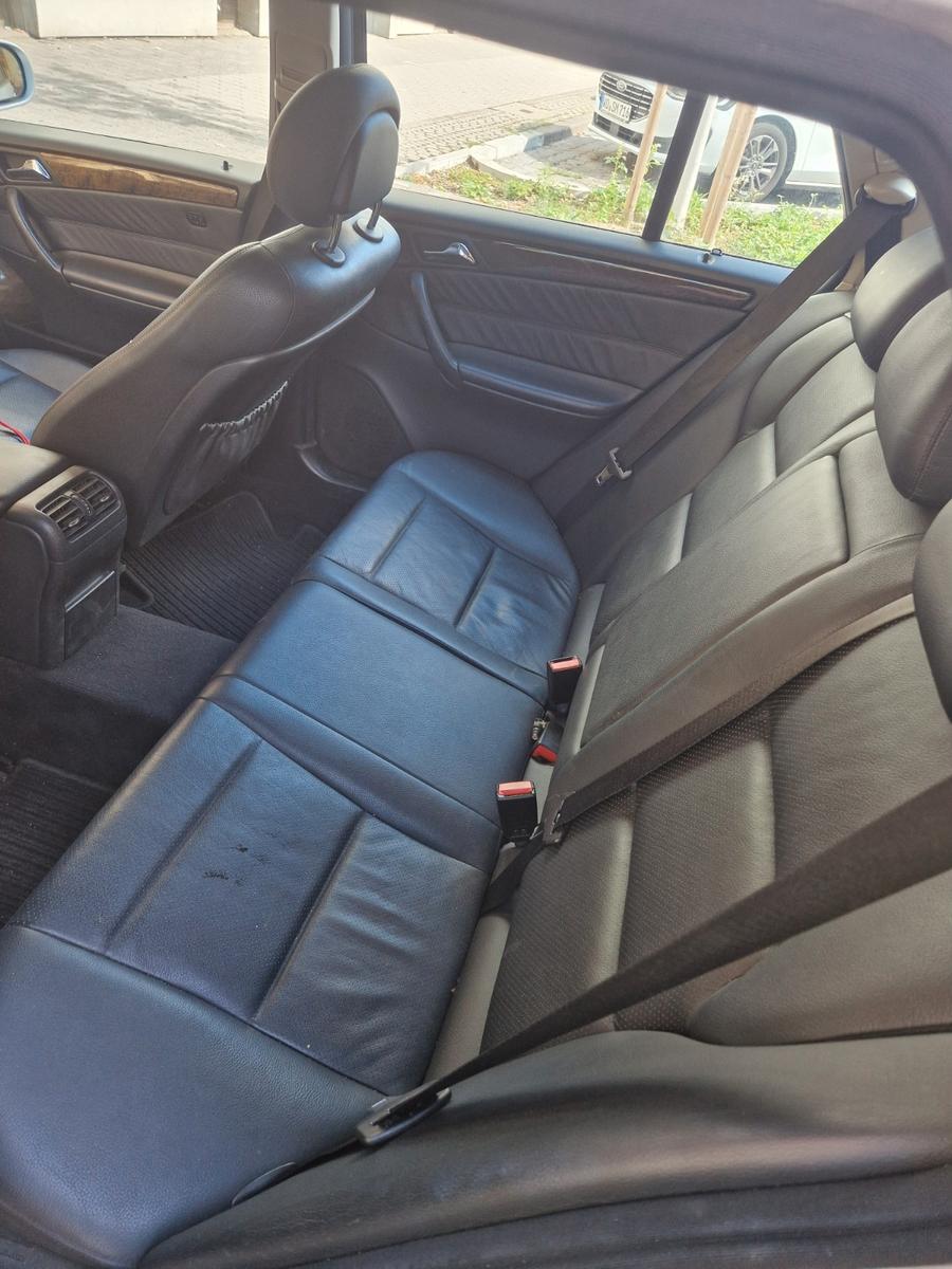 Mercedes-Benz C220 2005 — photo 11