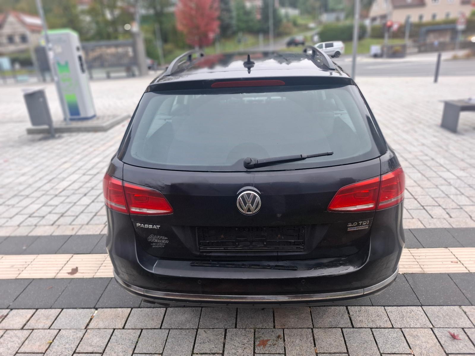 Volkswagen Passat 2011 — photo 12