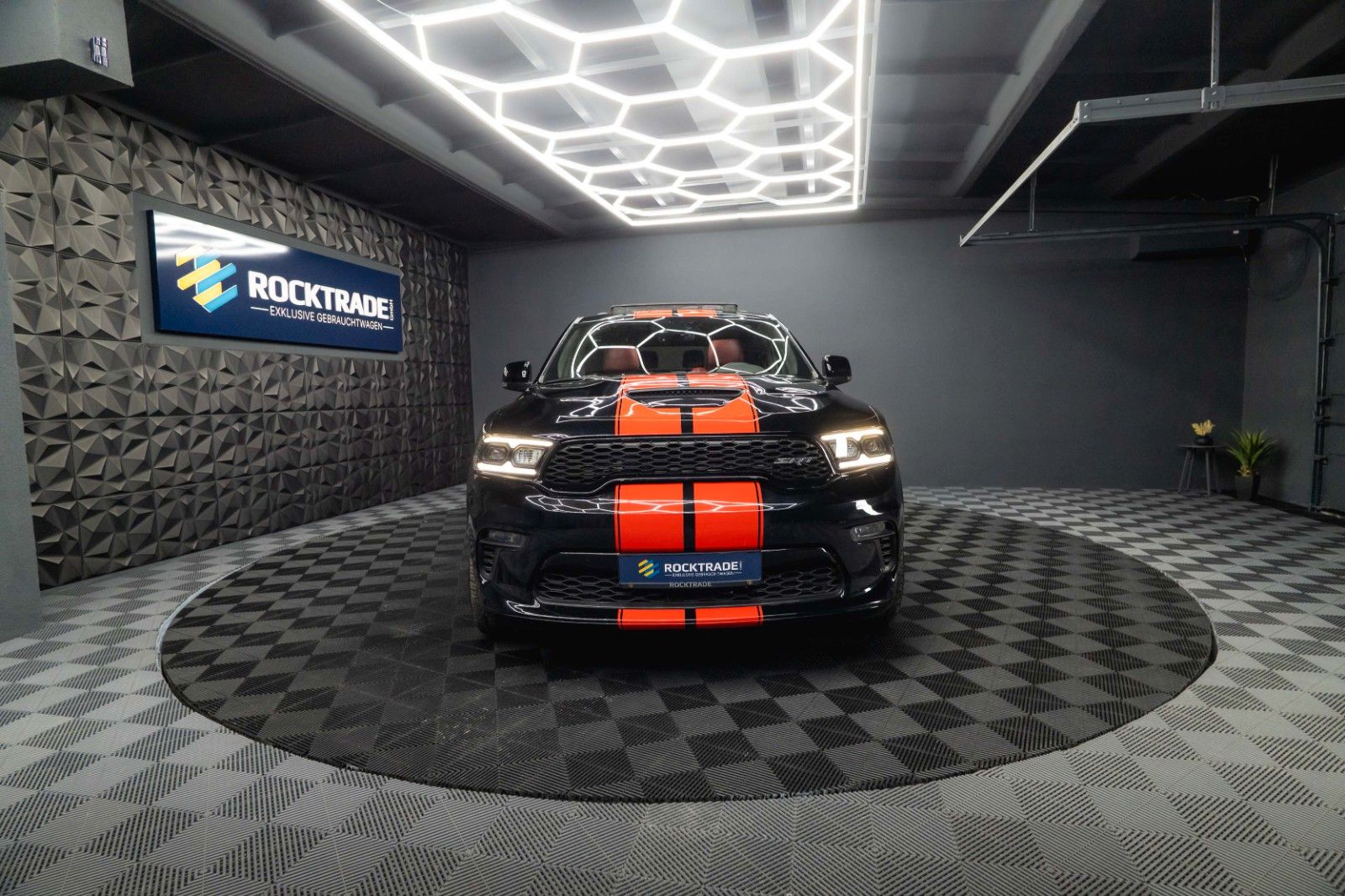 Fahrzeugabbildung Dodge Durango 6.4 V8 SRT Performance 4x4 Night-Paket