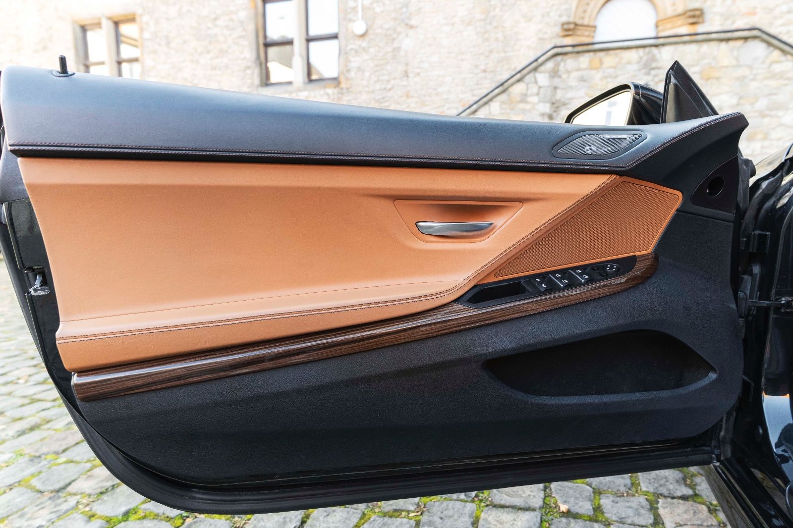 Fahrzeugabbildung BMW 650i xDrive Cabrio H&K LED CARPLAY NAV KAM ACC