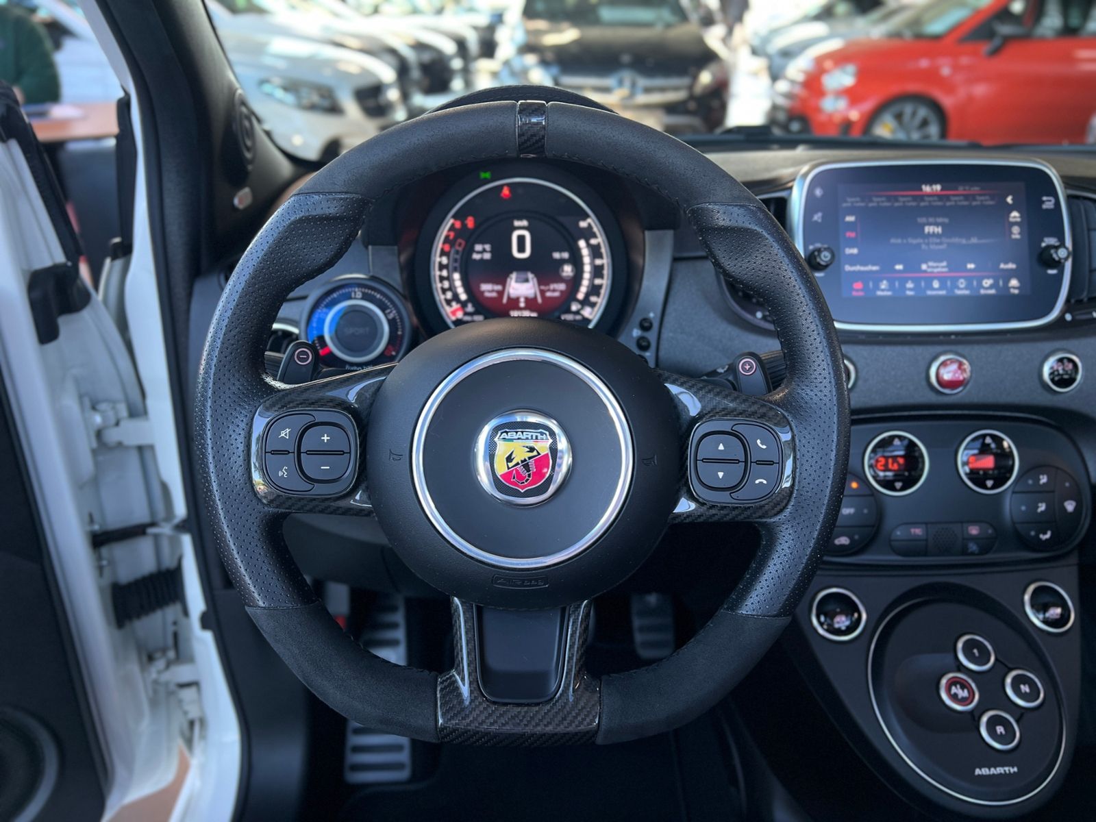 Fahrzeugabbildung Abarth 595C esseesse BEATS XENON NAVI ALU