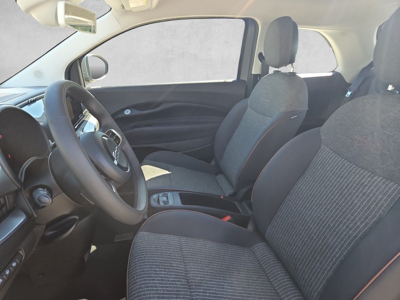 Fahrzeugabbildung Fiat 500 e Icon Batterieprotokoll,Tempomat,Navi