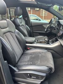 Audi Q8 - 12
