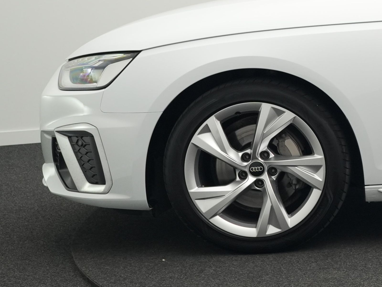 Audi A4 - Bild 18