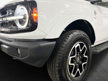 Ford Bronco - 4