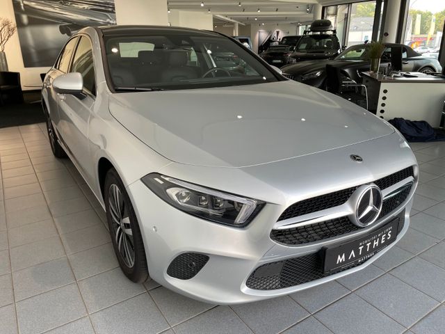 Fahrzeugabbildung Mercedes-Benz A 220 d /Progressive/Multibeam/Pano/360°