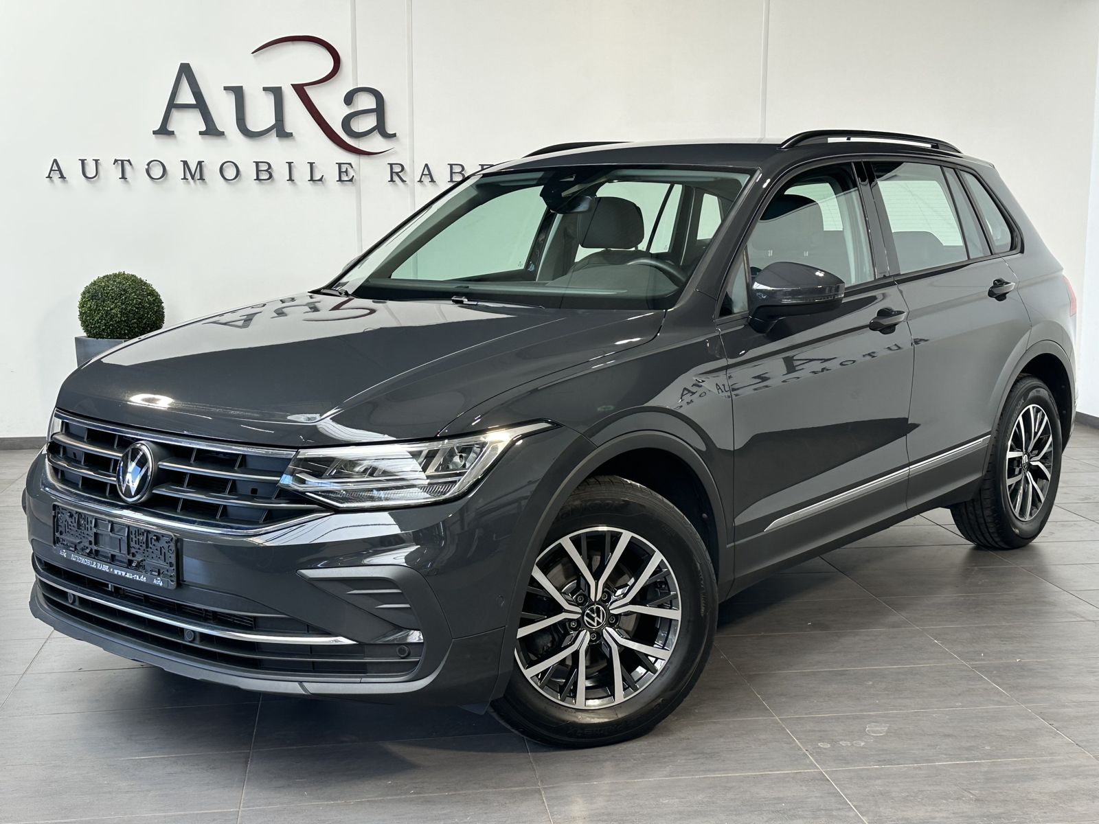 Fahrzeugabbildung Volkswagen Tiguan 2.0 TDI DSG Life NAV+LED+AHK+VCOCK+KAMERA