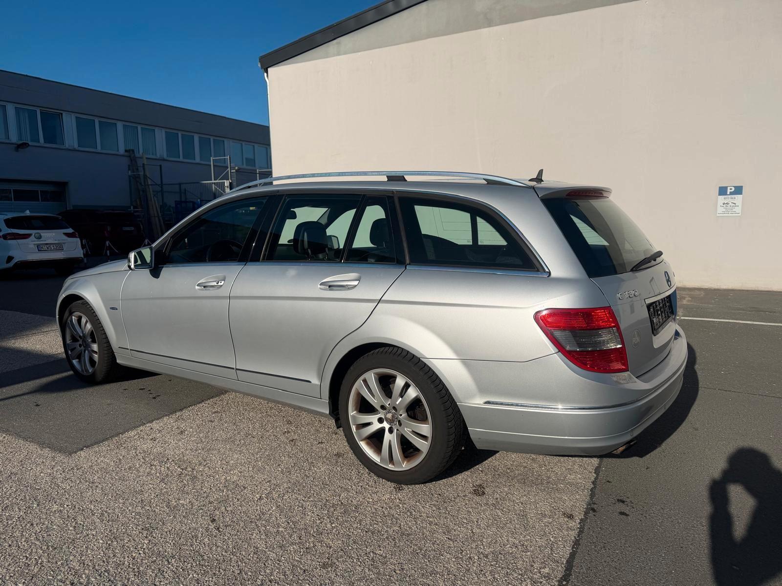 Mercedes-Benz C180 2009 — photo 9