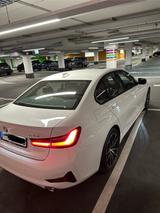 BMW 320i Sport Line Automatik Sport Line - BMW 320 Gebrauchtwagen in München