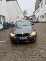 BMW 318i - - BMW 318: Grün