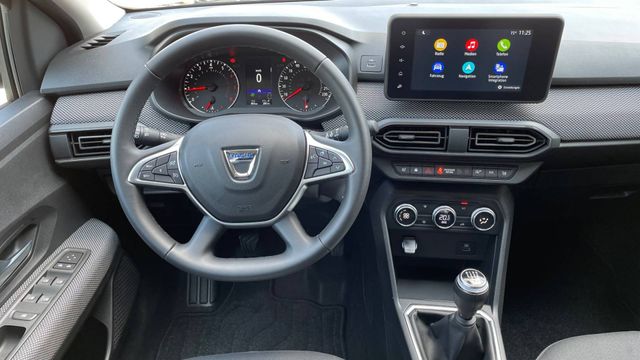 Fahrzeugabbildung Dacia Jogger Comfort TCe 110 7-Sitzer