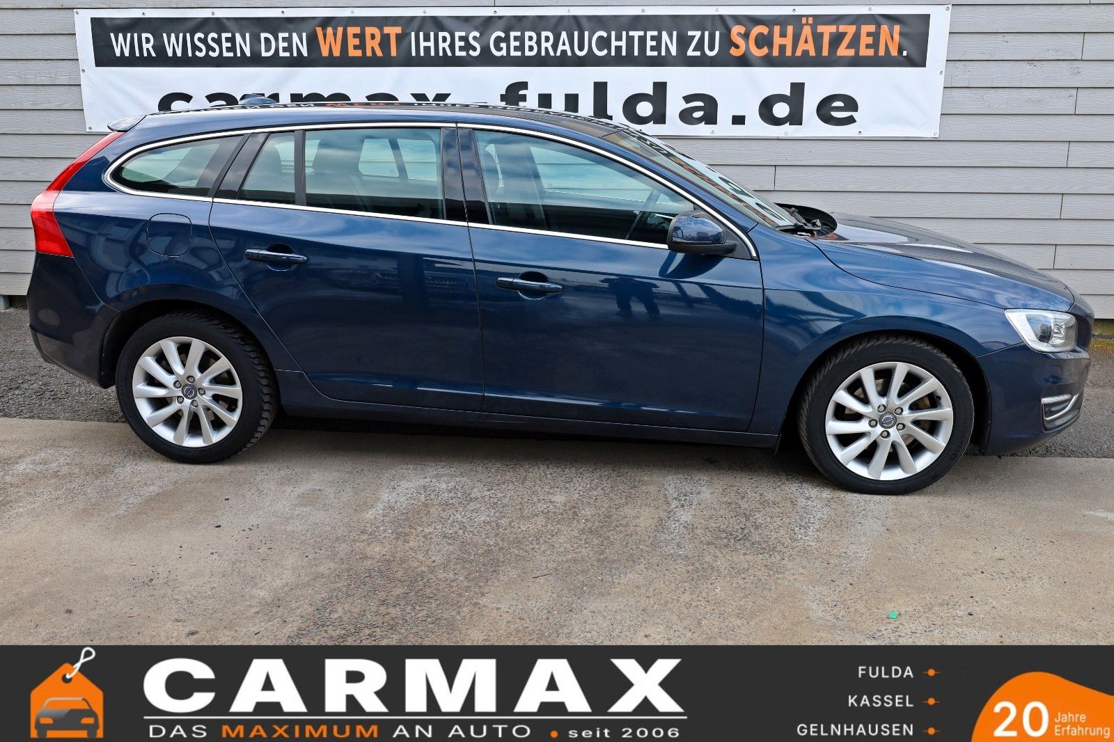 Fahrzeugabbildung Volvo V60 Kombi Momentum T.Leder,Navi,Xenon,Kamera,AHK