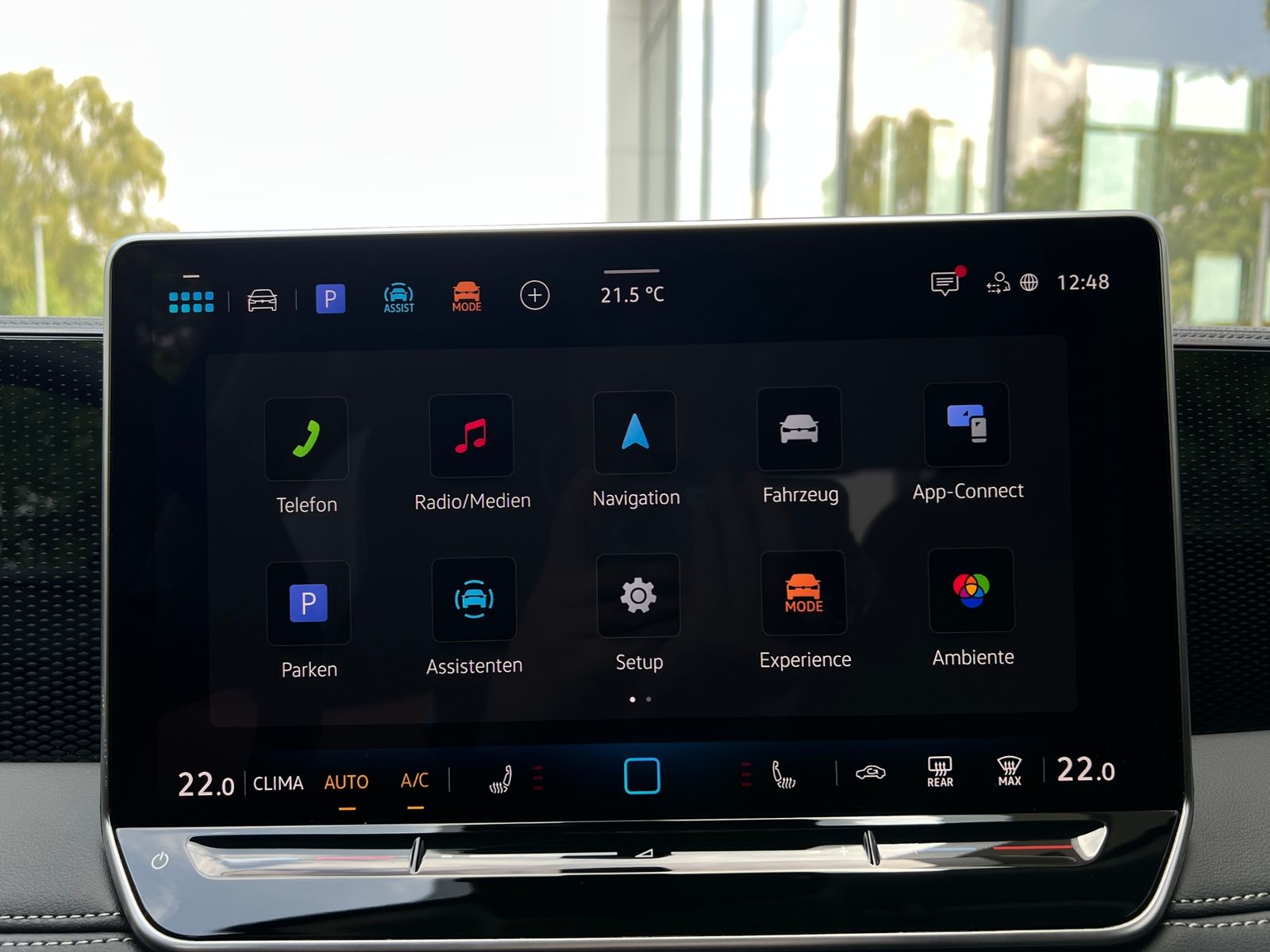 Fahrzeugabbildung Volkswagen Tiguan LIFE 1.5 eTSI DSG *AHK, LED Plus, Kamera,