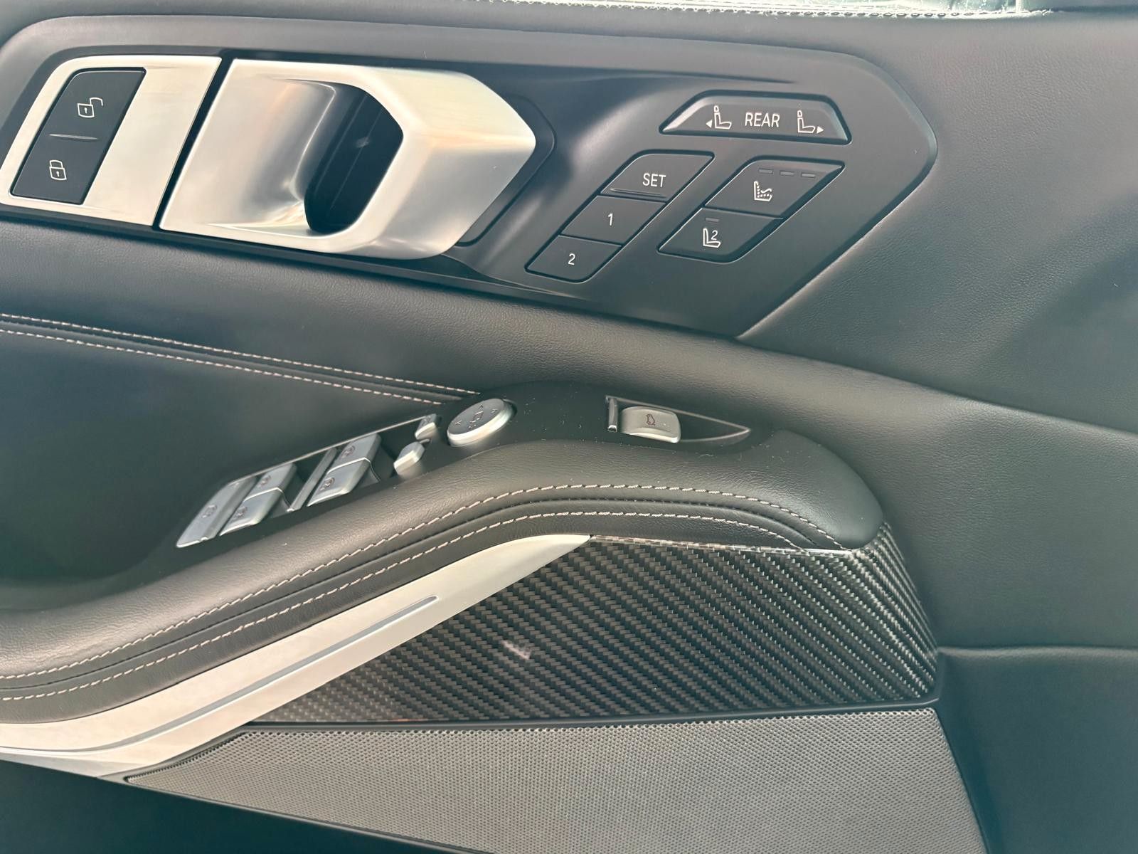 Fahrzeugabbildung BMW X7 xDrive 40 i M Sport/Voll/Skylounge, gestik