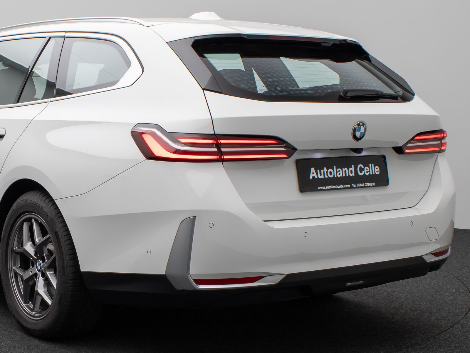 Fahrzeugabbildung BMW 520d Kamera DAB DrivingAssist Alarm LED Sport