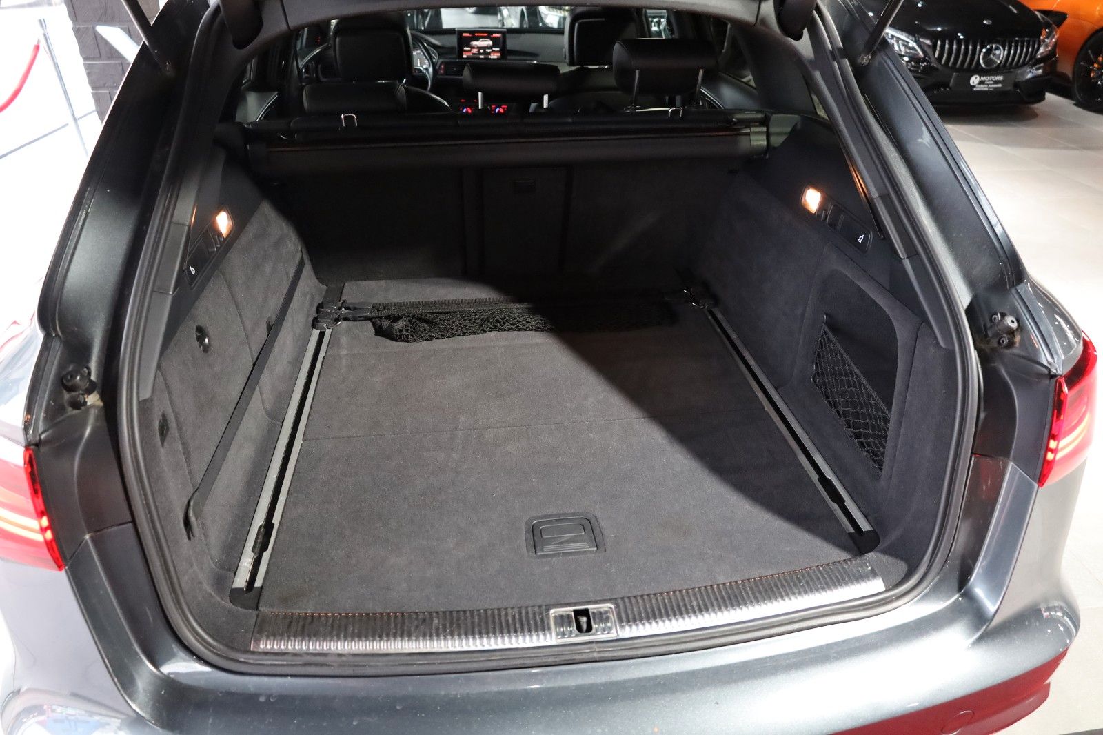 Fahrzeugabbildung Audi S6 Avant 4.0 TFSI *Panorama*Memory*K-Entry