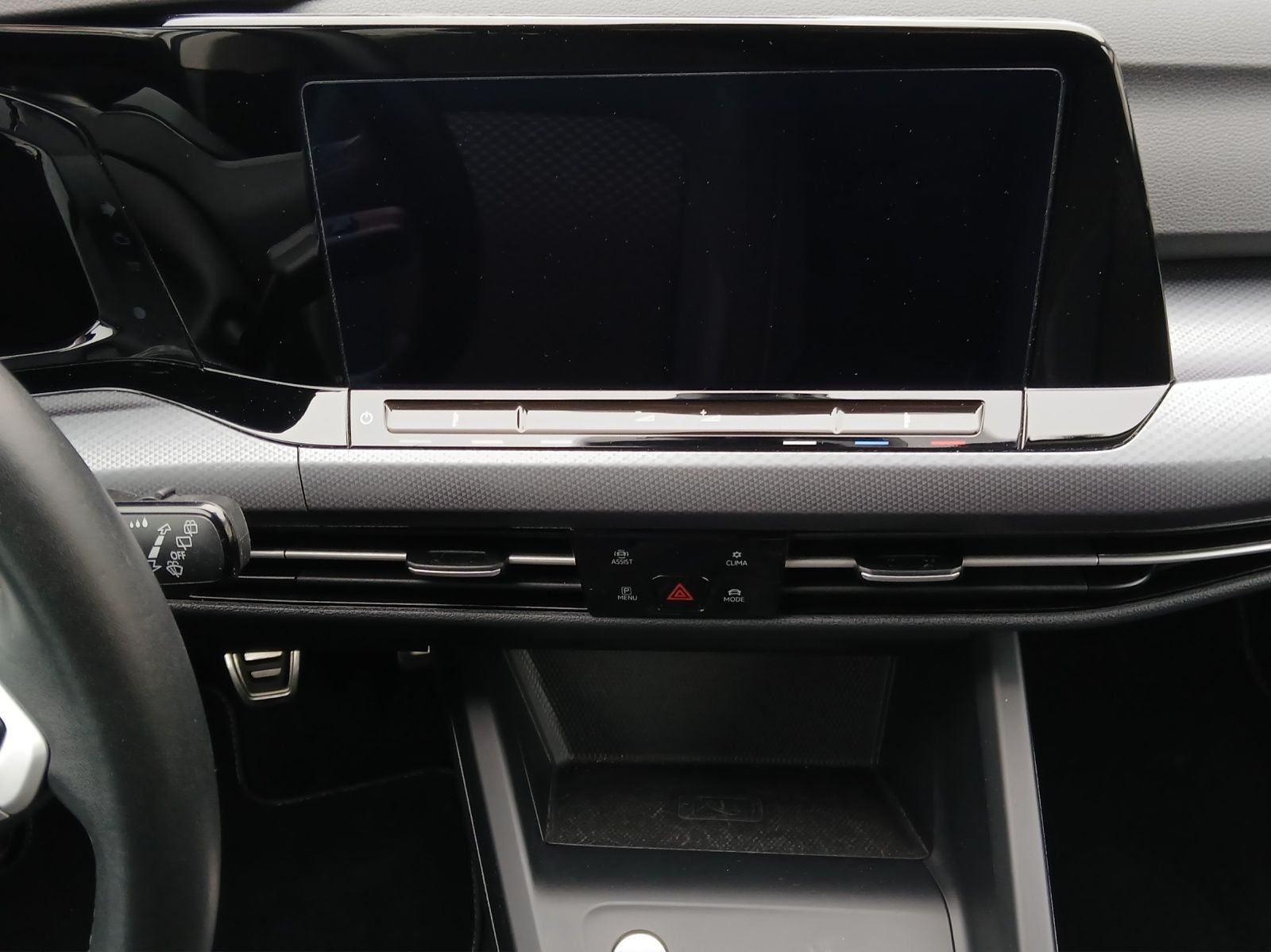 Fahrzeugabbildung Volkswagen Golf VIII TSI Active Standhzg. LEDplus Navi AID