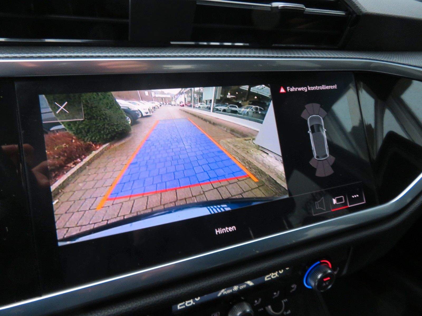 Audi Q3 TFSI e foto 15