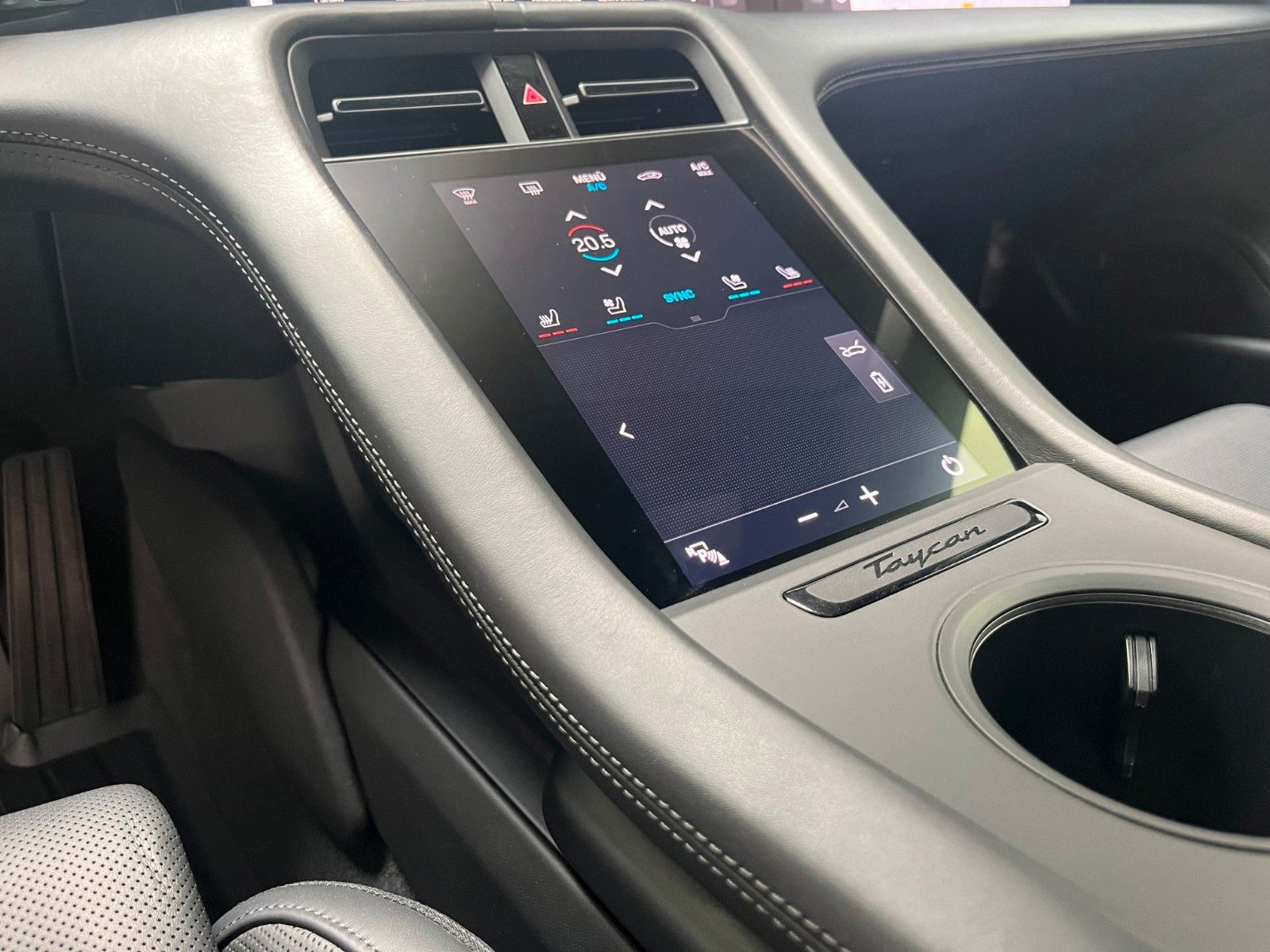Fahrzeugabbildung Porsche Taycan 4S Plus*Chrono*Apprvd.*Pano*360°*HUD*Bose