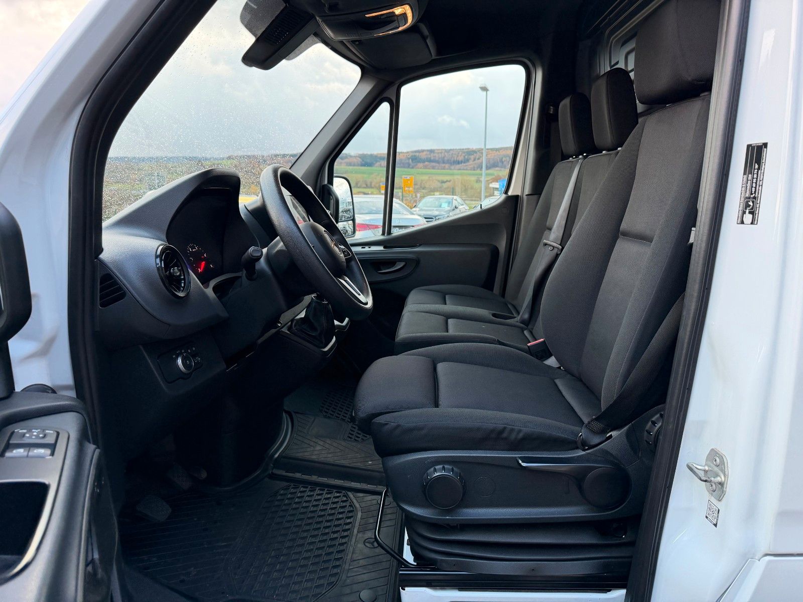 Fahrzeugabbildung Mercedes-Benz Sprinter 317 CDI 3665 Klima 360 SHZ MBUX