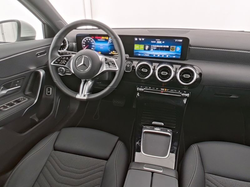 Fahrzeugabbildung Mercedes-Benz A 250 e Progressive LED+Kamera+11kW+WinterPaket