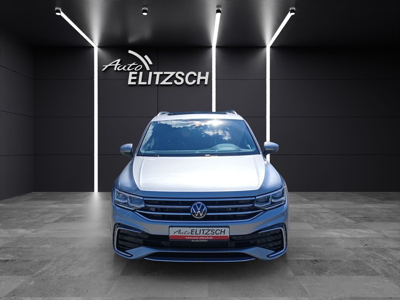 Fahrzeugabbildung Volkswagen Tiguan Allspace TDI R-Line DSG 4M STH Matrix AHK