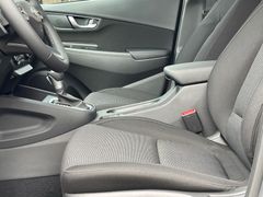 Fahrzeugabbildung Hyundai KONA 1.6 GDi Hybrid Trend *Navi*Kamera*ACC*LED*