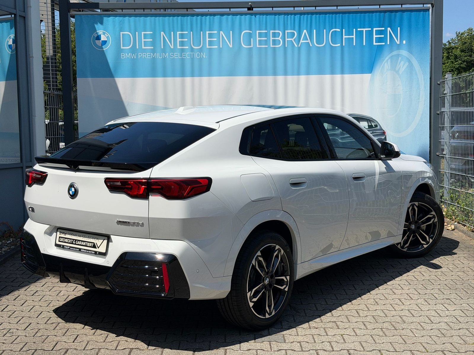 BMW X2 xDrive20d M Sport AHK PANO h&k Massage DA foto 3