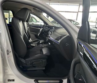 Fahrzeugabbildung BMW X3 xD20i xLine DAB HiFi Navi Kamera DrivAsis LED