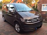 Volkswagen T6 Multivan mit beidseitig Schiebetüren - : Van, mit Schiebetür