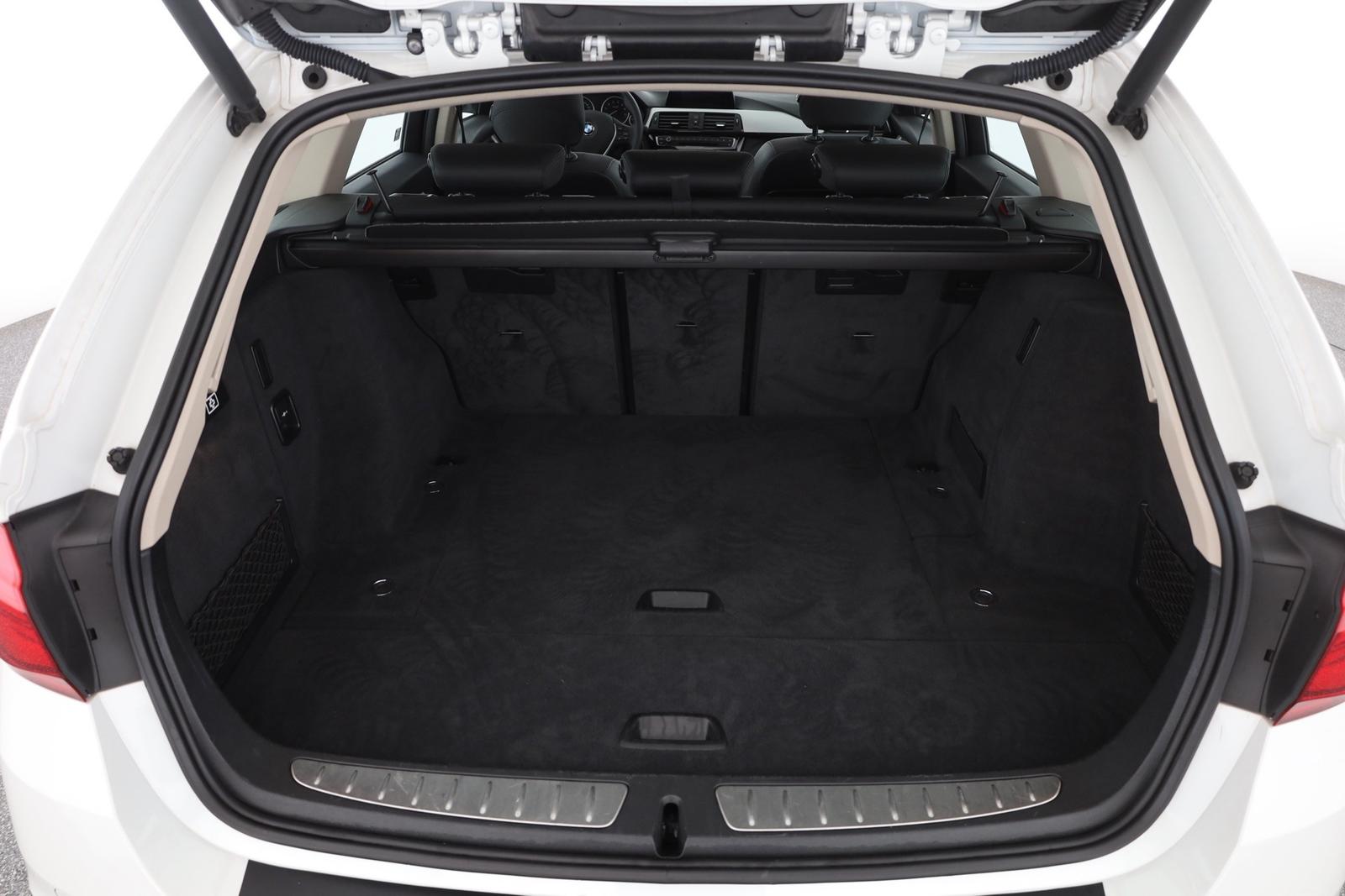 BMW 320i Touring Advantage LED Navi Schiebedach AHK