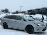 Toyota Avensis Combi 1,8-l- Executive - Toyota Avensis: 1.8