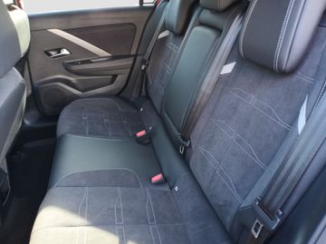 Fotografie 13 des Opel Astra L Lim. 1.6 Ultimate Plug-in-Hybrid