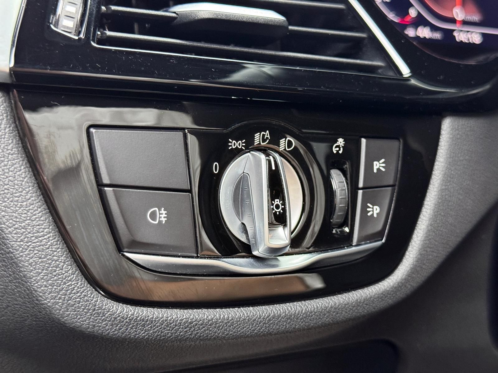 Fahrzeugabbildung BMW d*M-PAKET*XDRIVE*LASER*PANO*AHK*ACC*HUD*RCAM