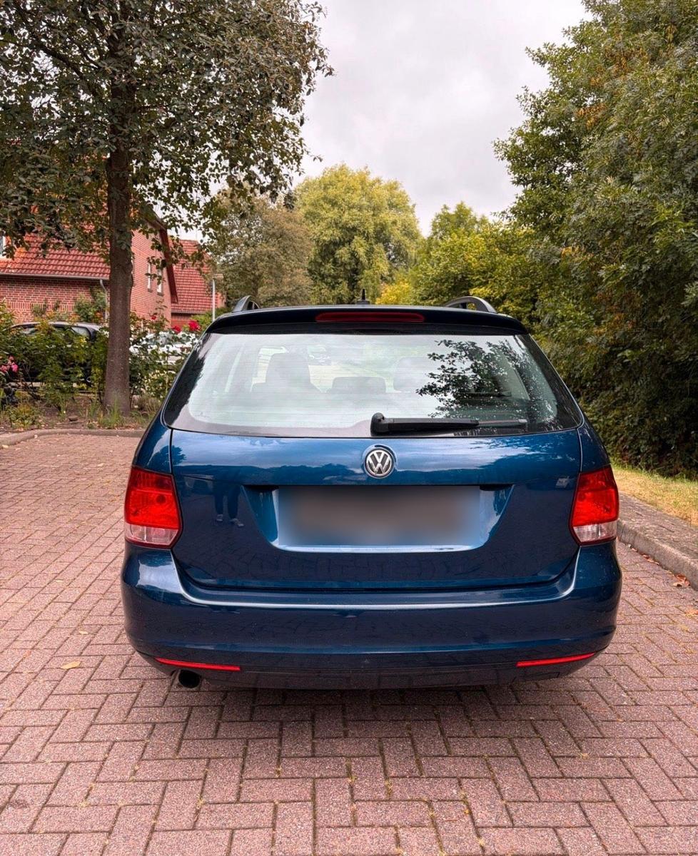 Volkswagen Golf 2012 — engine 105 HP (77kW)