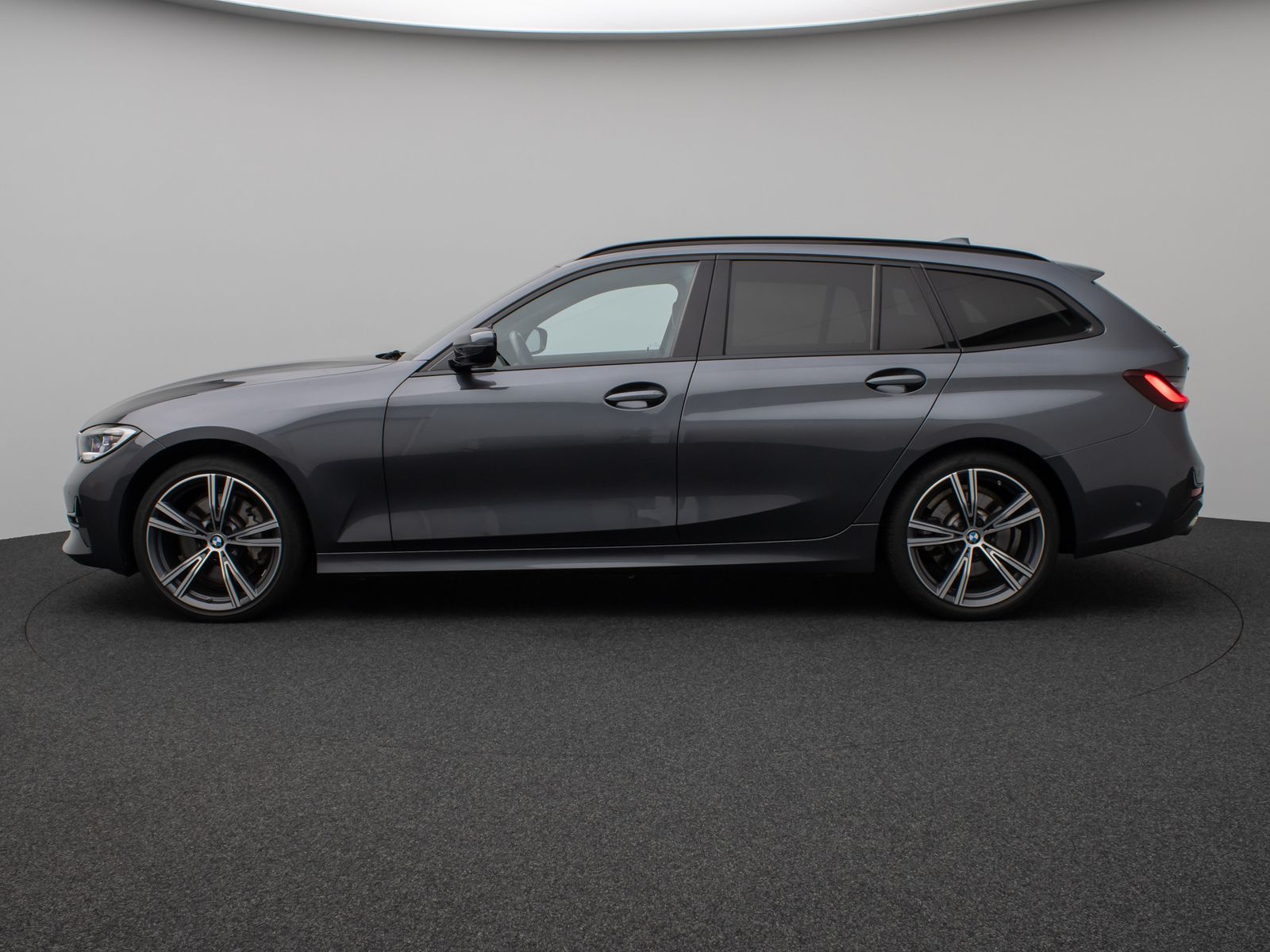 Fahrzeugabbildung BMW 330i xD SportLine Laser DAB HiFi PDC AHK Komfort