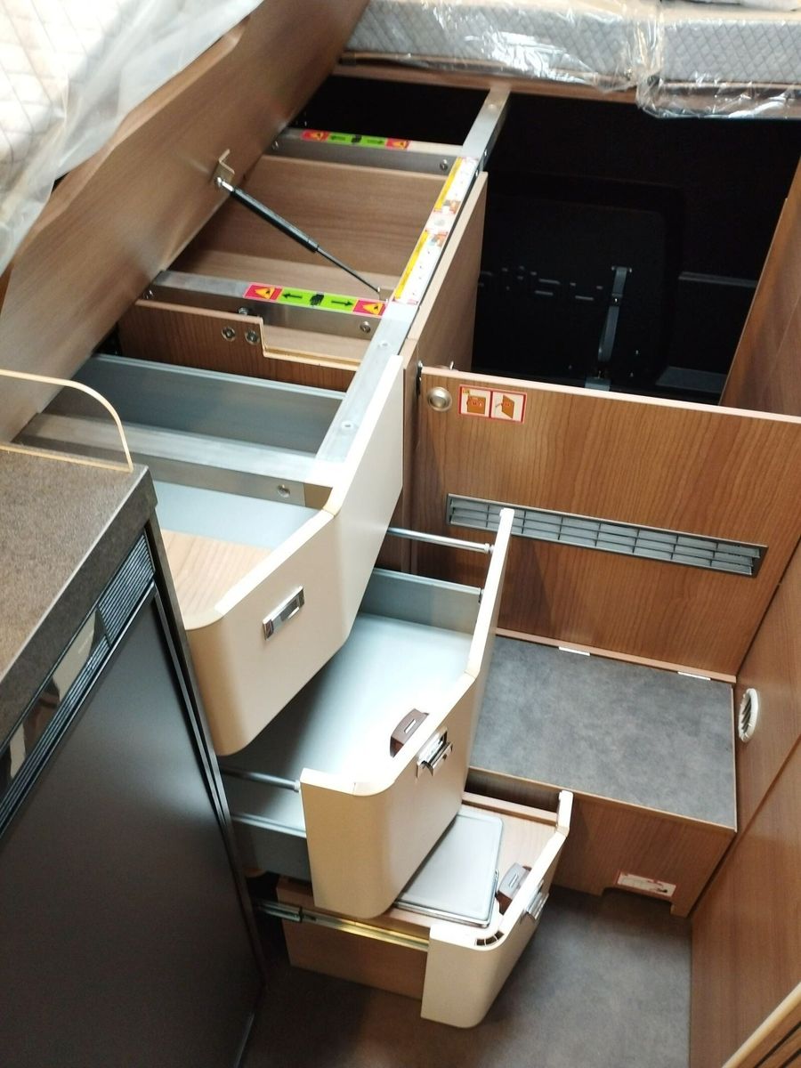 Fahrzeugabbildung Malibu Genius 641 LE Klimaautomatik, Radio DAB