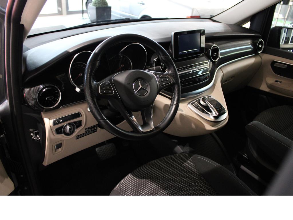 Mercedes-Benz V 220