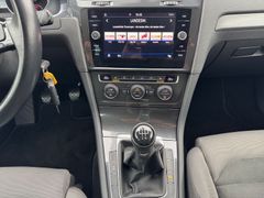 Fahrzeugabbildung Volkswagen Golf VII Comfortl. - Navi*Sitzhzg*ACC*PDC*2xKlim