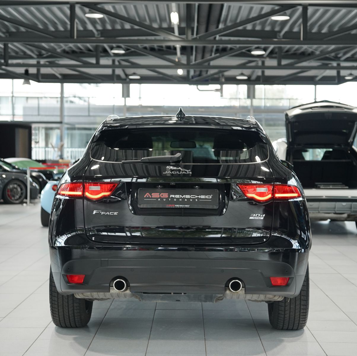 Jaguar F Pace