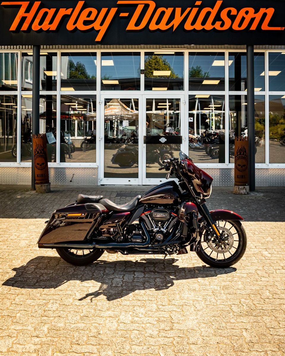 Fahrzeugabbildung Harley-Davidson CVO STREET GLIDE 117 FLHXSE