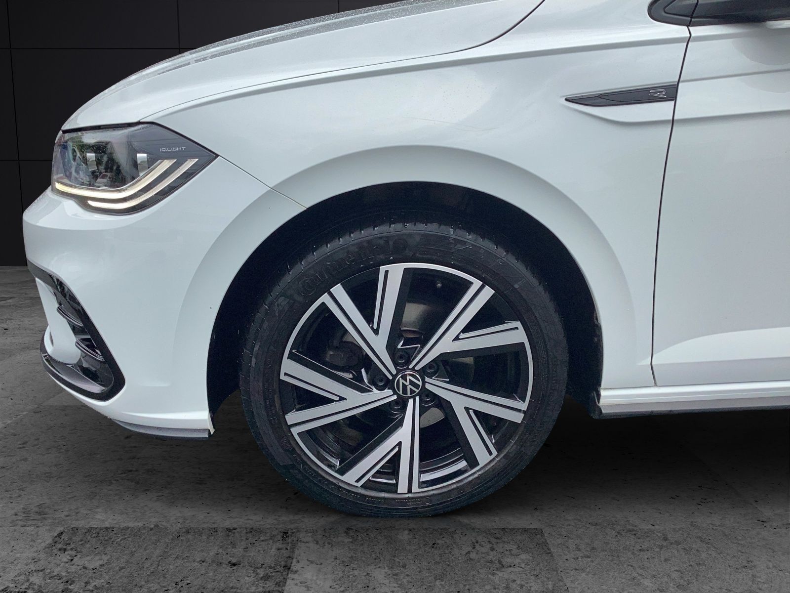 Fahrzeugabbildung Volkswagen Polo R-Line DSG MATRIX RFK PANO