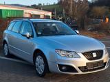 Seat Exeo ST 2.0 TDI CR 105kW Multitron.  - silberne Seat Exeo